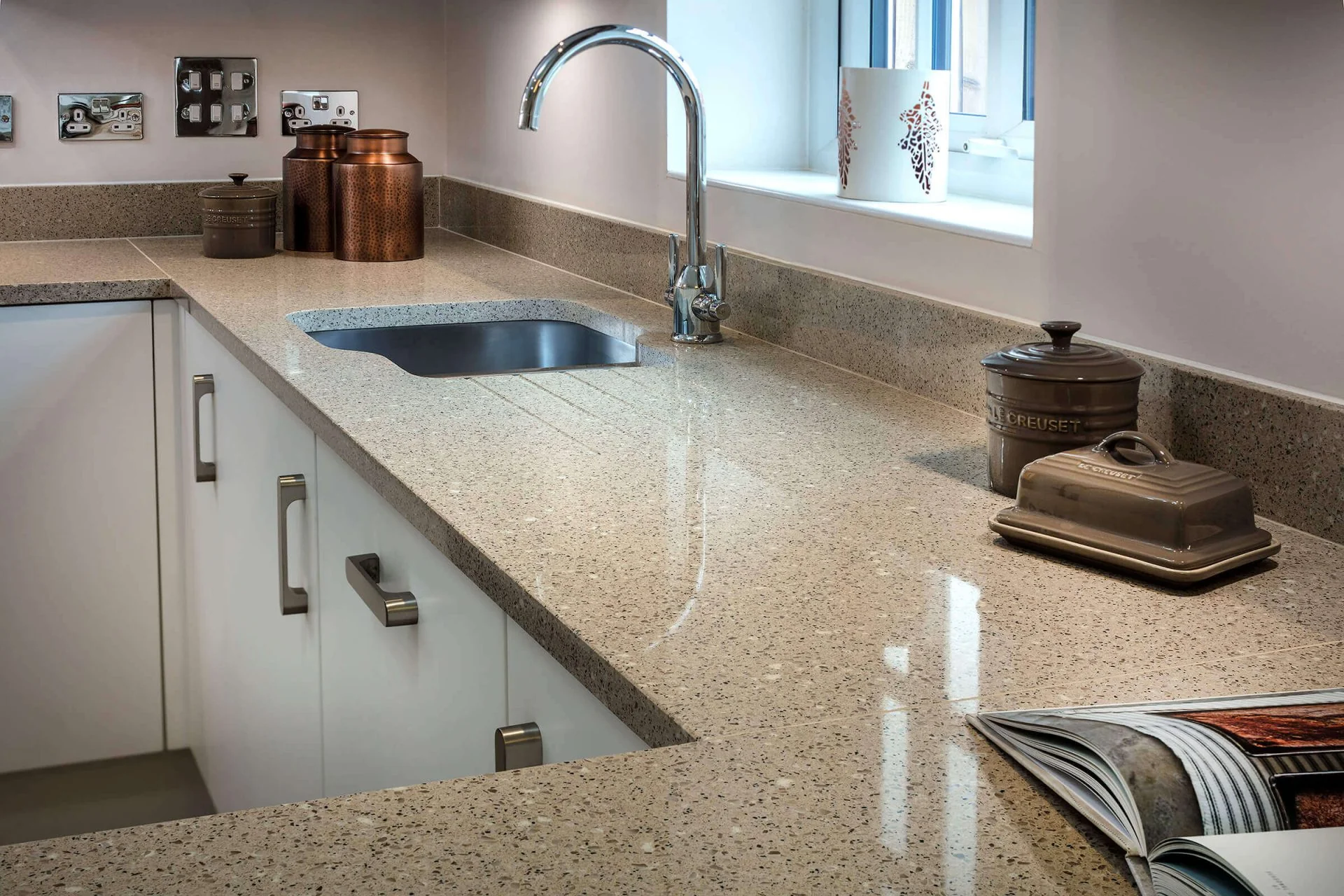 1066935909-04-05-2017-16-50-37