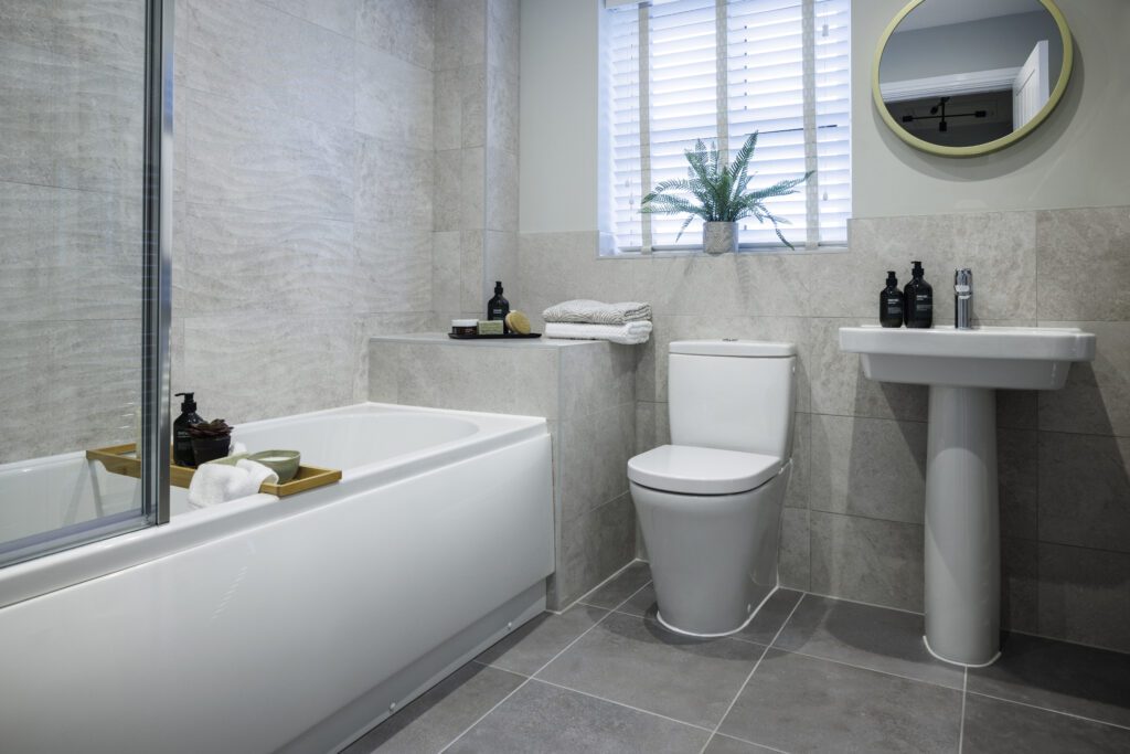 Bathroom-1-Daventry-Hugglescote-Grange-1024x683 (1)